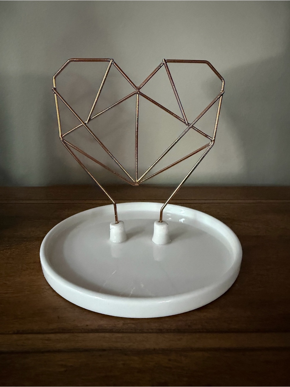 IMM LIVING Ceramic Geometric Heart Jewelry Holder in Rose Gold and White